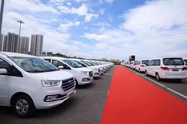 成都去西藏租車多少錢一天-川藏線包車帶司機人均多少錢