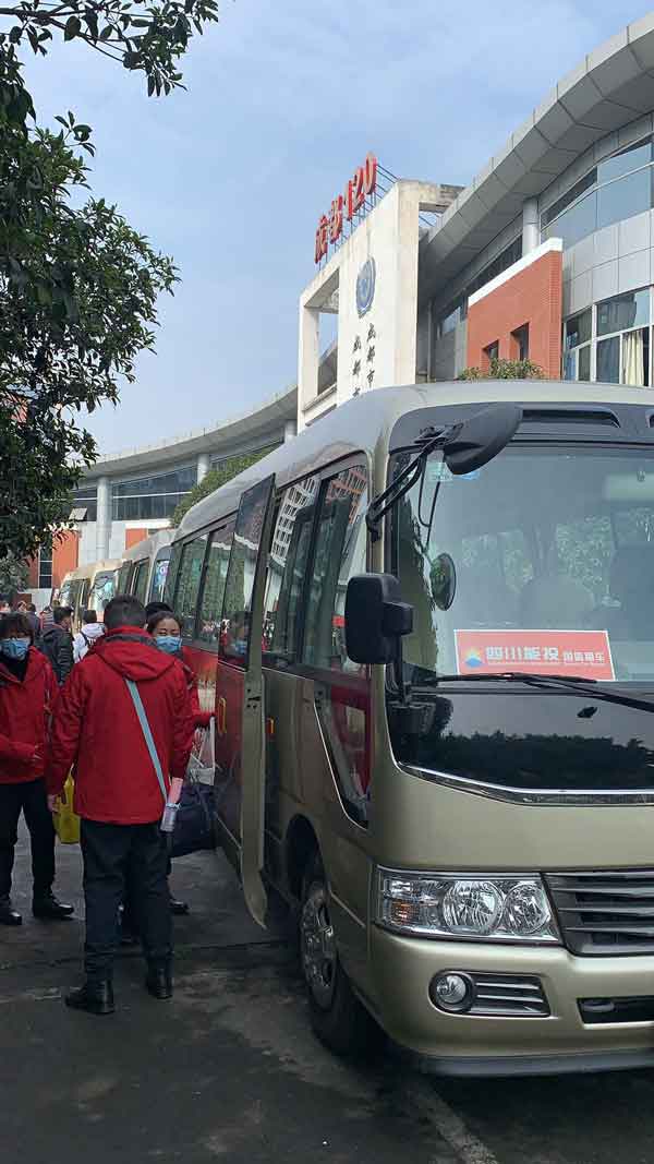 馳援湖北  四川能投國信租車在行動